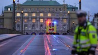 Polisi telah mengevakuasi gedung tempat tersangka dijadwalkan kuliah. Kepolisian Praha menyebut pihak berwenang memiliki informasi tentang pelaku penembakan sebelum kejadian, dan mengatakan bahwa mereka menerima informasi yang mengungkapkan bahwa dia sedang melakukan perjalanan dari kampung halamannya di Hostoun ke Praha dengan niat bunuh diri.