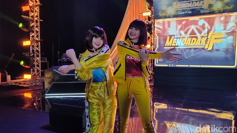 Gemes banget liat Clarissa Punipun dan Kameaam di Mendadak FF, kompetisi esports yang digelar oleh Rans Entertainment. Berikut deretan foto keduanya.