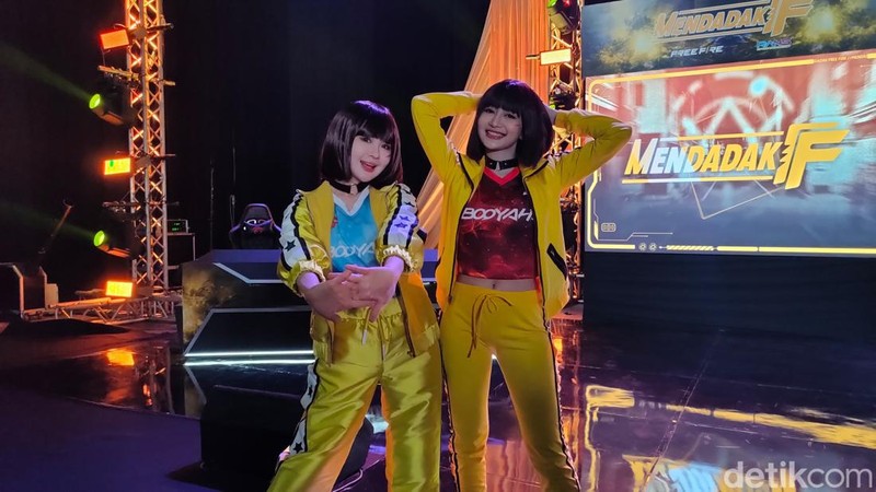 Gemes banget liat Clarissa Punipun dan Kameaam di Mendadak FF, kompetisi esports yang digelar oleh Rans Entertainment. Berikut deretan foto keduanya.