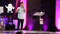 Cawapres nomor urut 2 Gibran Rakabuming Raka menanggapi jawaban Muhaimin Iskandar alias Cak Imin terkait pembangunan Ibu Kota Negara (IKN) Nusantara. Menurut Gibran, Cak Imin tak konsisten terhadap pembangunan IKN Nusantara.