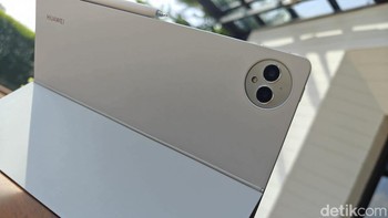 Kamera belakang berukuran 13 MP dan 8 MP. Sementara di bagian depan ada kamera 16 Mp dan dToFFoto: Adi Fida Rahman/detikINET