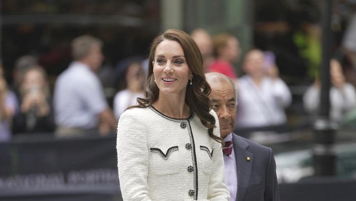 Britains Kate, the Princess of Wales, patron of the National Portrait Gallery, attends the reopening of the Gallery in London, Tuesday, June 20, 2023. (AP Photo/Kin Cheung)