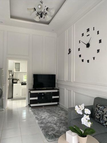 Inspirasi rumah tema hitam, abu-abu dan putih dalam menata ruangan rumah, viral di TikTok