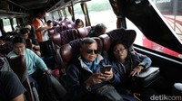 Pada 19 Desember jumlah keberangkatan penumpang sebanyak 1.780. Pada 20 Desember jumlah penumpang 2.156.