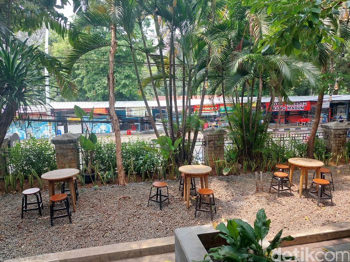 Kafe Sunyi di Kebayoran Baru, Jakarta Selatan Kafe Sunyi di Kebayoran Baru, Jakarta Selatan