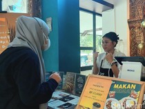 Mau Order Makanan di Kafe Jaksel Ini, Wajib Pakai Bahasa Isyarat