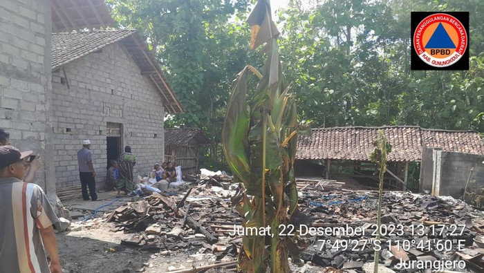 Kebakaran rumah di Padukuhan Purworejo, Kalurahan Jurangjero, Kapanewon Ngawen, Gunungkidul.