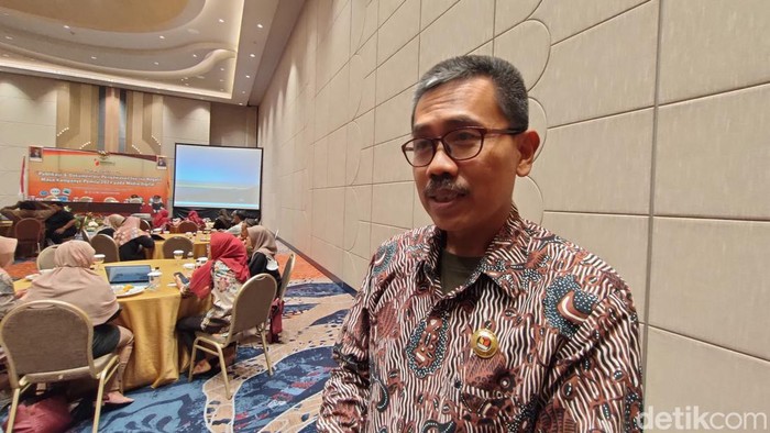 Ketua Bawaslu Kulon Progo, Marwanto di sela kegiatan sosialisasi pengawasan kampanye negatif di Kulon Progo, Jumat (22/12/2023).