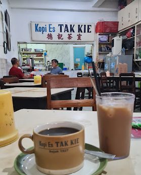 5 Gerai Makanan Tertua di Kawasan Glodok, Ada yang Berusia 96 Tahun!