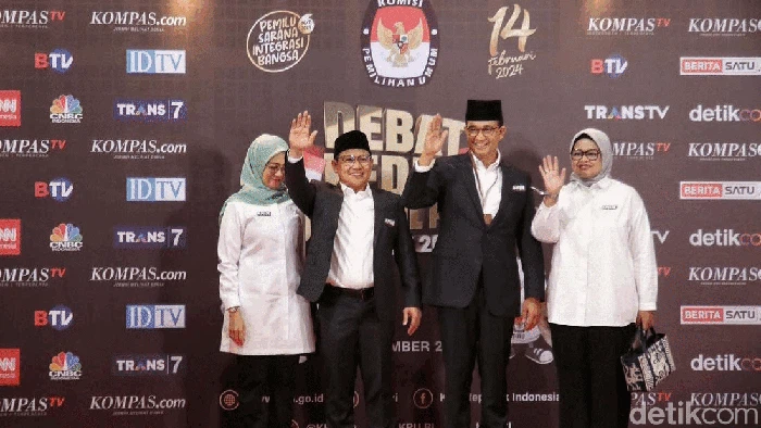 Tiga Paslon Capres Cawapres 2024 telah tiba di JCC Senayan, Jakarta, ikut ikuti debat Cawapres 2024. Ini momennya.