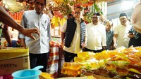 Selain cabai, Zulhas juga menyebut stok bahan pokok lainnya mencukupi dengan harga yang murah. Ia mencontohkan di Pasar Batu Merah, Ambon, harga cabai Rp 35 ribu per kg, beras premium Rp 12 ribu, MinyaKita Rp 15 ribu, bawang merah Rp 35 ribu, bawang putih Rp 40 ribu, dan ayam Rp 39 ribu.  