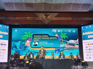 Ortu Kena Covid, Sandiaga Imbau Masyarakat Tertib Masker
