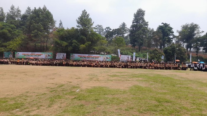 Menteri Agama RI, Yaqut Cholil Qoumas hadir dalam acara Kemah Bakti Harmoni Beragama II Saka Amal Bakti yang digelar di Bumi Perkemahan Kiarapayung, Jatinangor, Sumedang, Jumat (22/12/2023).