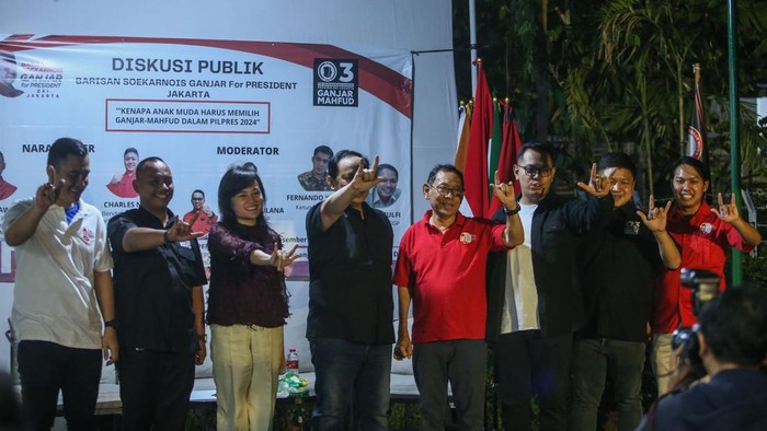 Momen Diskusi Publik 'Kenapa Anak Muda Harus Pilih Ganjar-Mahfud' Momen Diskusi Publik 'Kenapa Anak Muda Harus Pilih Ganjar-Mahfud'