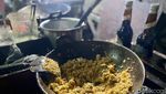 Mencicipi Kelezatan Nasi Goreng Babat Hengky yang Legendaris