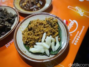 Mencicipi Kelezatan Nasi Goreng Babat Hengky yang Legendaris