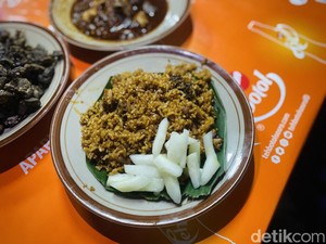 Antre 1 Jam Demi Cicipi Nasi Goreng Babat Hengky Favorit Ganjar Pranowo