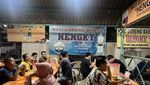 Mencicipi Kelezatan Nasi Goreng Babat Hengky yang Legendaris