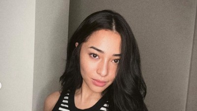 6 Potret Gaya Rambut Baru Nikita Willy, Hot Mom Jadi Makin Cantik & Awet Muda