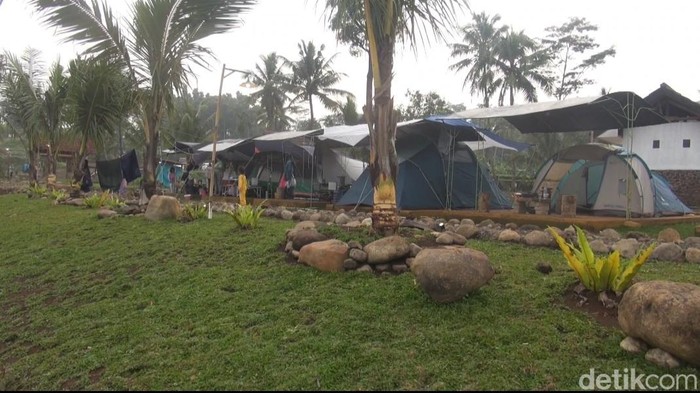 Objek wisata camping di Subang.