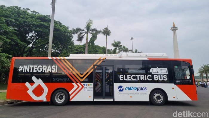 Peluncuran 26 Bus Listrik Damri untuk unit TransJakarta, Jumat (22/12/2023).