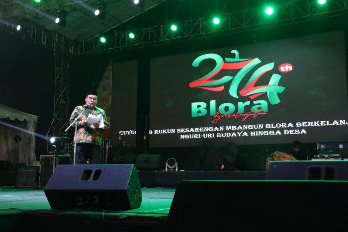 Pemerintah Kabupaten Blora menggelar puncak resepsi Hari Jadi Kabupaten Blora ke-274 tahun di Lapangan Kridosono, Blora, pada Jumat (15/12/2023).