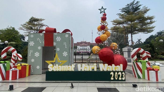 pernak pernik natal di surabaya