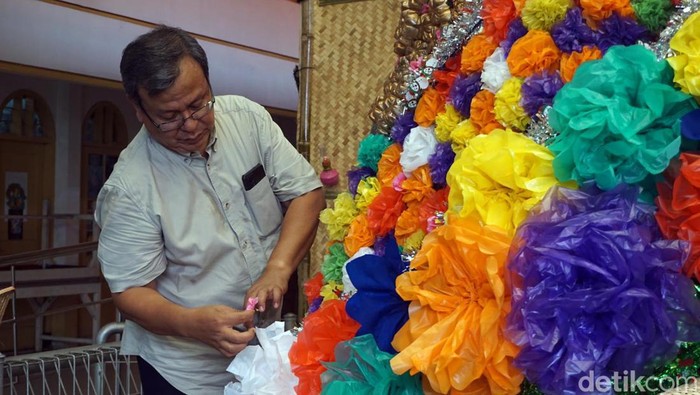 Persiapan Natal di Gereja Katolik Kristus Raja Surbaya