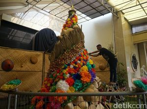 Indahnya Diorama-Pohon Natal dari Sampah di Gereja Kristus Raja Surabaya