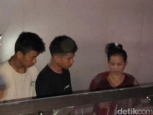 Ibu-Anak Serang Mobil Dinsos Makassar gegara Tak Terima Anjal Dirazia