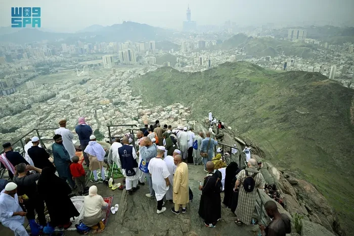 Potret jalan menuju Gua Hira di Jabal Nur menghijau