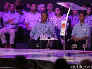 Potret Raffi Ahmad dan Nagita Slavina di Belakang Prabowo