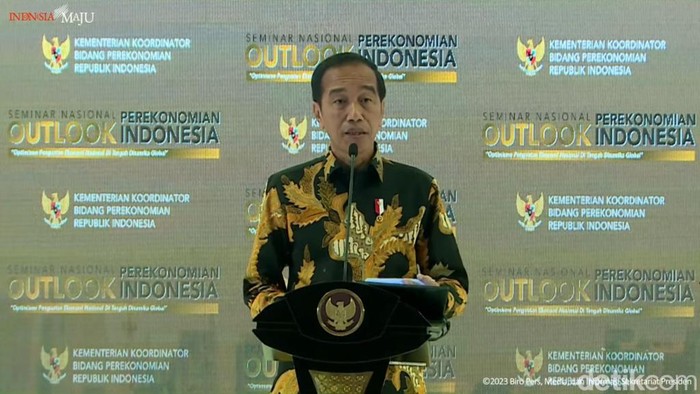 Presiden Jokowi di acara Outlook Perekonomian Indonesia di Astor Ballroom Hotel St Regis, Jakarta Selatan (Tangkapan layar)