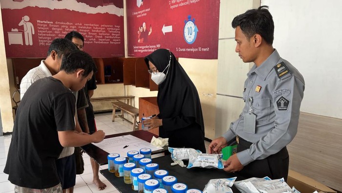 Razia di Rutan Kelas IIB Gresik