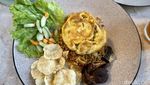 Bisa Ngopi Enak  Ditemani Pisang Goreng di Bangunan  Kolonial Ini