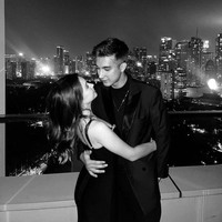 Melalui akun Instagram pribadi Sandrinna dan Junior kerap membagikan momen kebersamaan mereka. Gaya keduanya pun dinilai terlalu mesra. Foto: Instagram/@sandrinna_11/@juniorrobertss