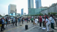 Aktivitas ini langsung menyedot perharian warga.