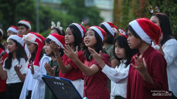 Semarak Natal di Pedestrian Bundaran HI