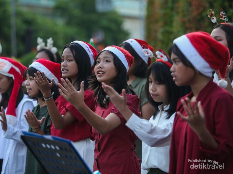 Semarak Natal di Pedestrian Bundaran HI