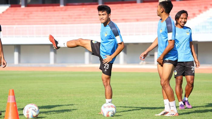 Sesi latihan PSIM Jogja di Stadion Mandala Krida, Jogja, Jumat (22/12/2023).