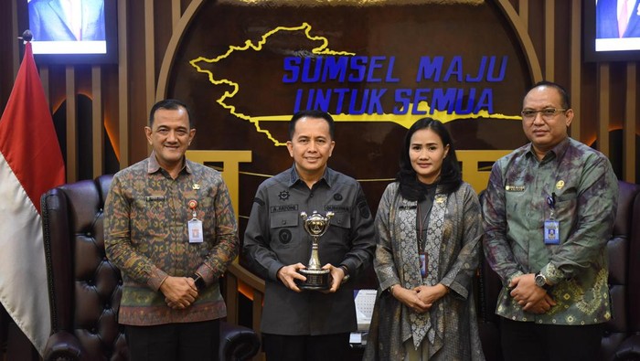 Sumsel berhasil raih Anugerah Parahita Ekapraya kategori Madya.
