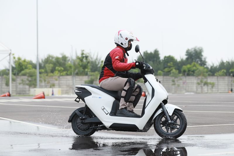 Test ride Honda EM1 e: