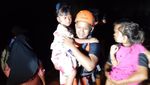 Detik-detik Evakuasi Warga Terdampak Banjir 2 Meter di Bungo Jambi