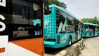 Penambahan armada dilakukan karena jumlah pelanggan Transjakarta diperkirakan akan bertambah 16 persen sampai 25 persen saat malam pergantian tahun.