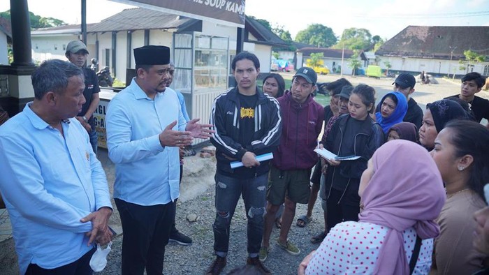 Wali Kota Medan Bobby Nasution menemui pelaku UMKM. (Dok Pemkot Medan)