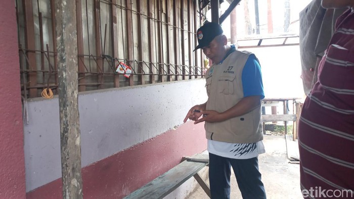 Warga Jambi temukan jasad bayi laki-laki di kantong kresek pos pasar.