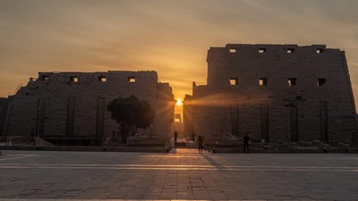 Potret Fenomena Solstis di Kuil Karnak Luxor Mesir