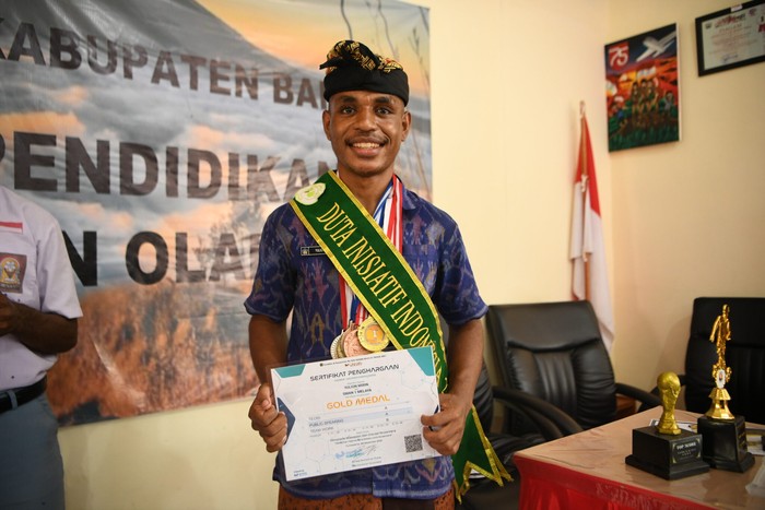 Yulion Mirin asal Papua yang berprestasi
