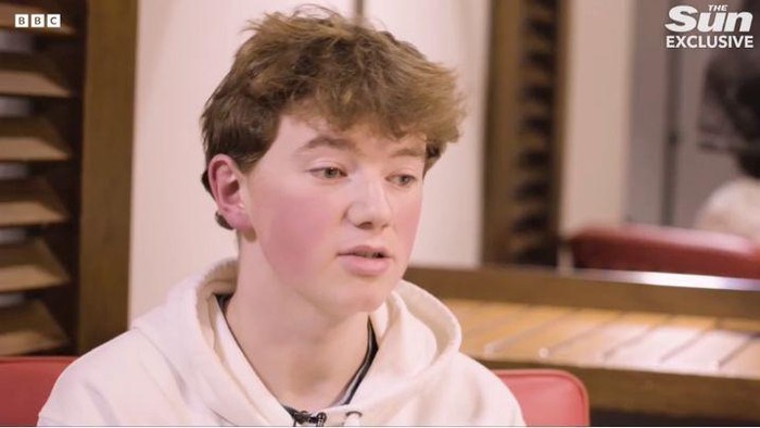 Alex Batty ketika diwawancarai oleh surat kabar Inggris, The Sun