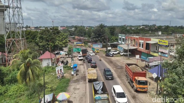 Angkutan non sembako, terpantau masih melintas di Jalinsum, Muaro Jambi
